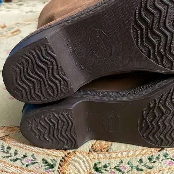 Yodelers Suede Fleece Lined Fur Boots - Picture 6 of 7